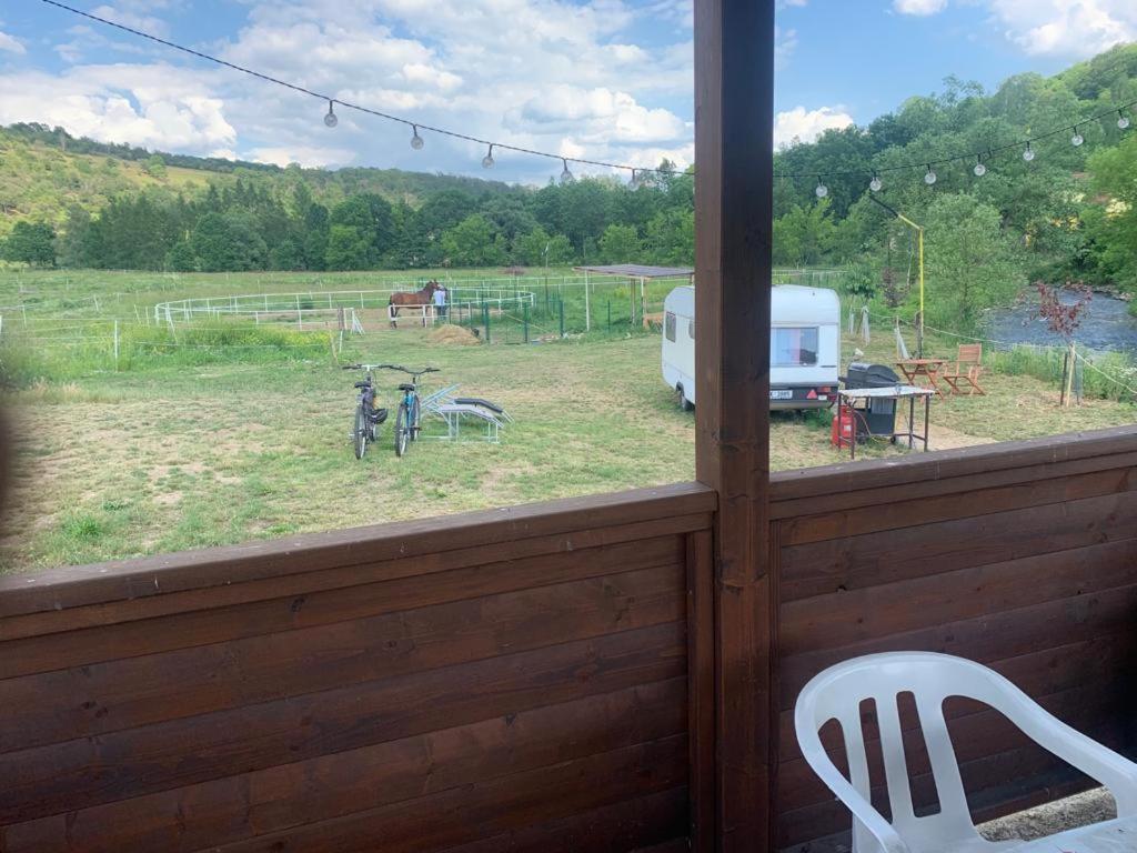 Ubytovani V Karavanu Bzany Exterior foto