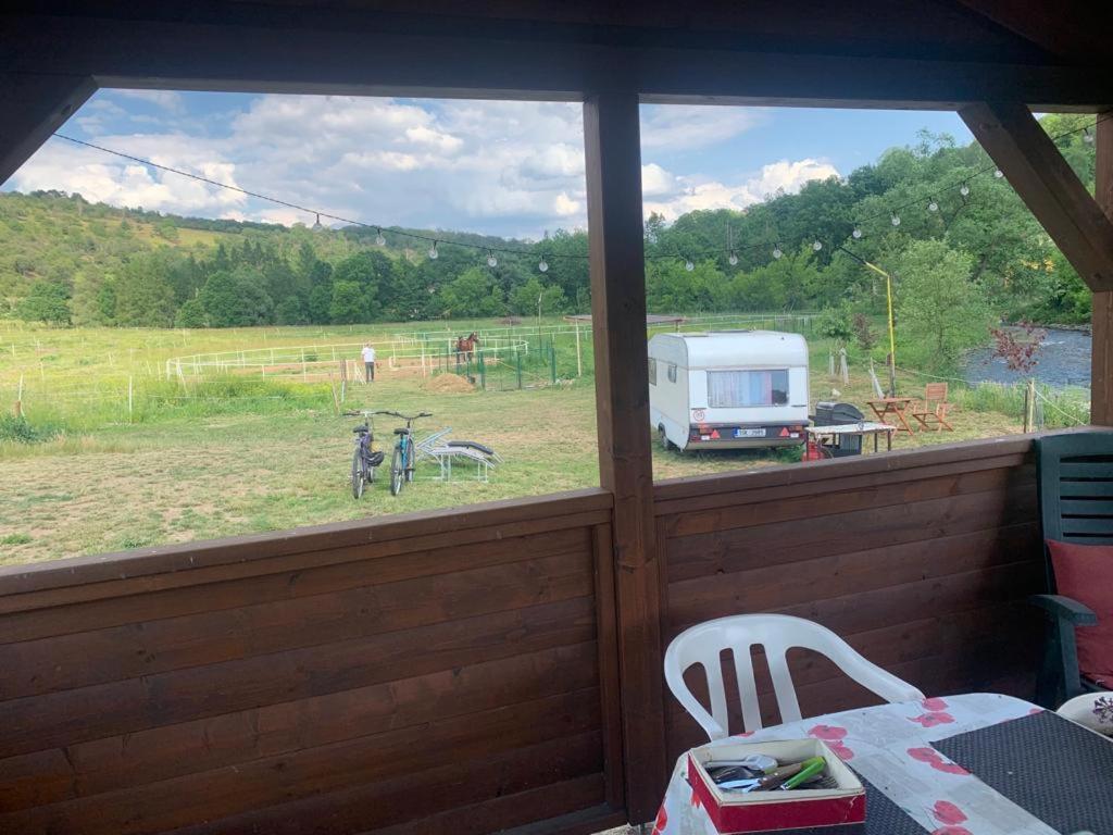 Ubytovani V Karavanu Bzany Exterior foto